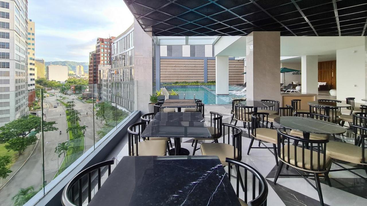 Holiday Inn Cebu City, An Ihg Hotel Exterior photo